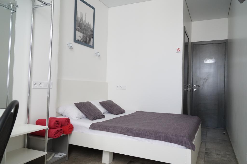 Skyhome Mini-Hotel Киев Екстериор снимка