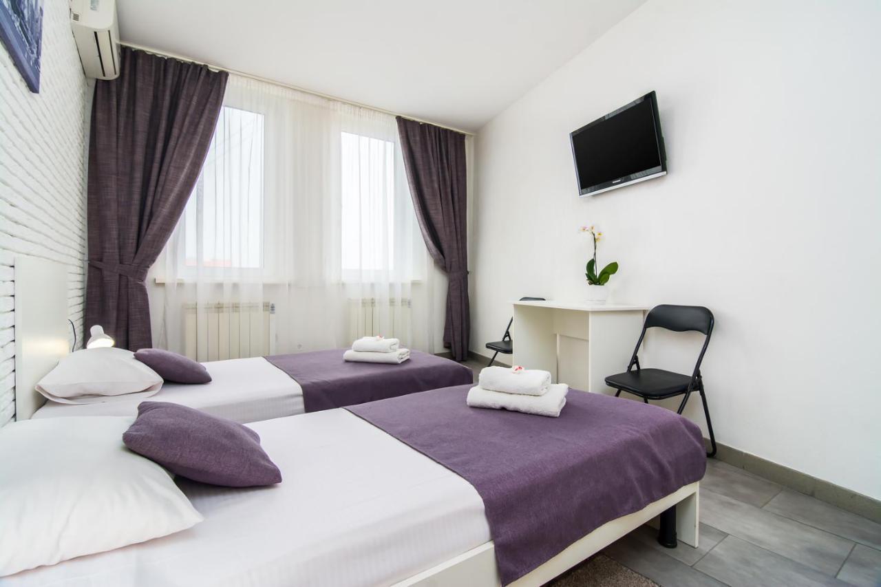 Skyhome Mini-Hotel Киев Екстериор снимка