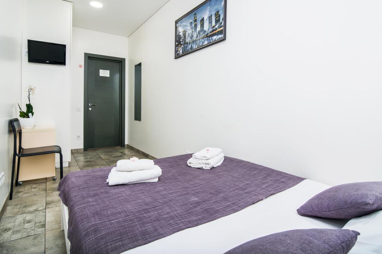 Skyhome Mini-Hotel Киев Екстериор снимка