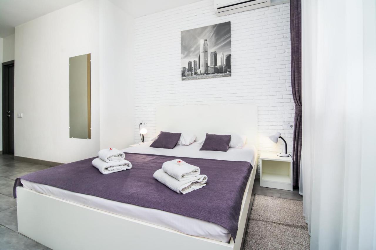 Skyhome Mini-Hotel Киев Екстериор снимка