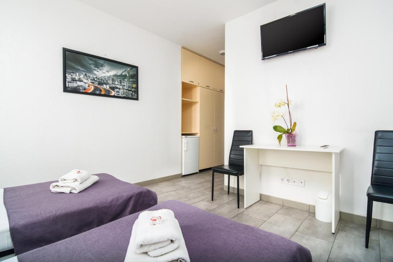 Skyhome Mini-Hotel Киев Екстериор снимка