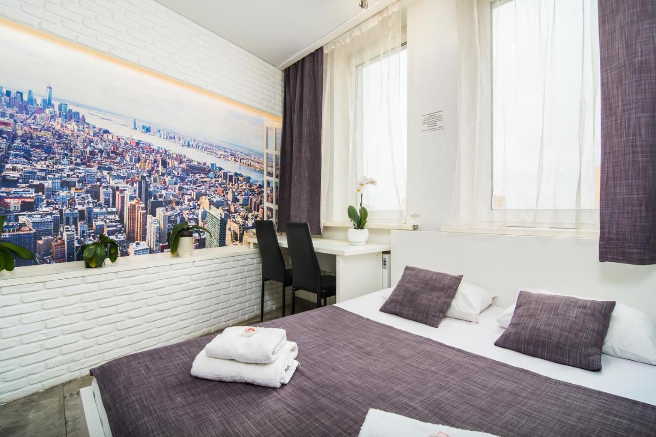 Skyhome Mini-Hotel Киев Екстериор снимка